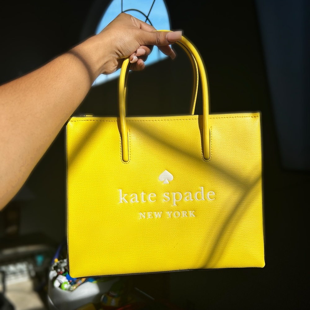 {Authentic} Kate Spade Hand Tote 🤍